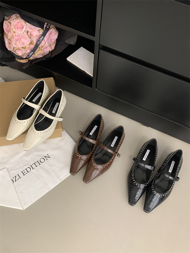 Niche Wedge Heel Black Studded Mary Jane Shoes for Women 2025 Spring French Pointed Toe Low Heel Commuter Leather Shoes